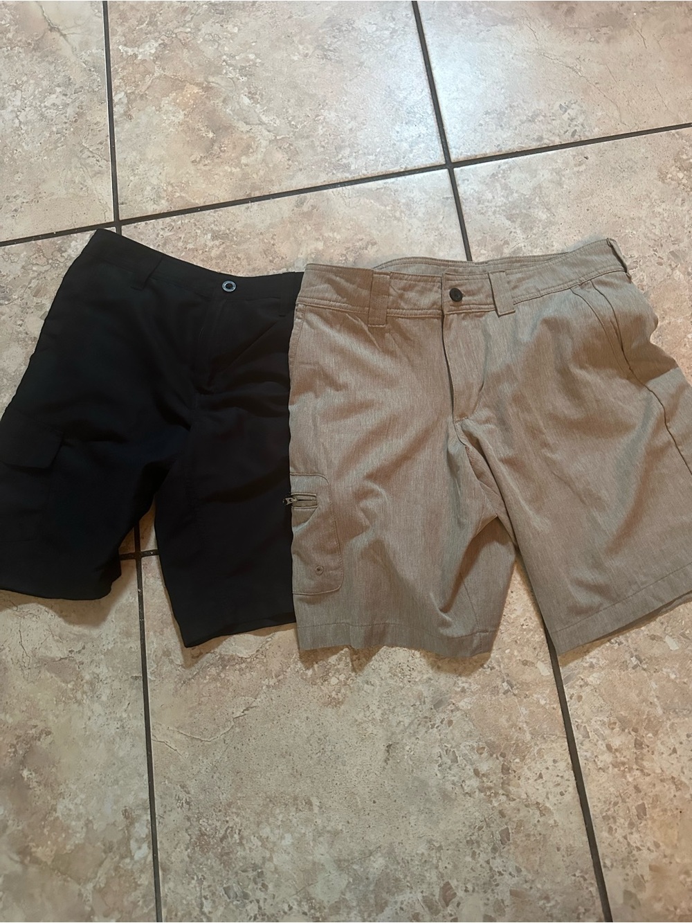 Magellan Outdoors Men's Cargo Shorts in Black and Tan